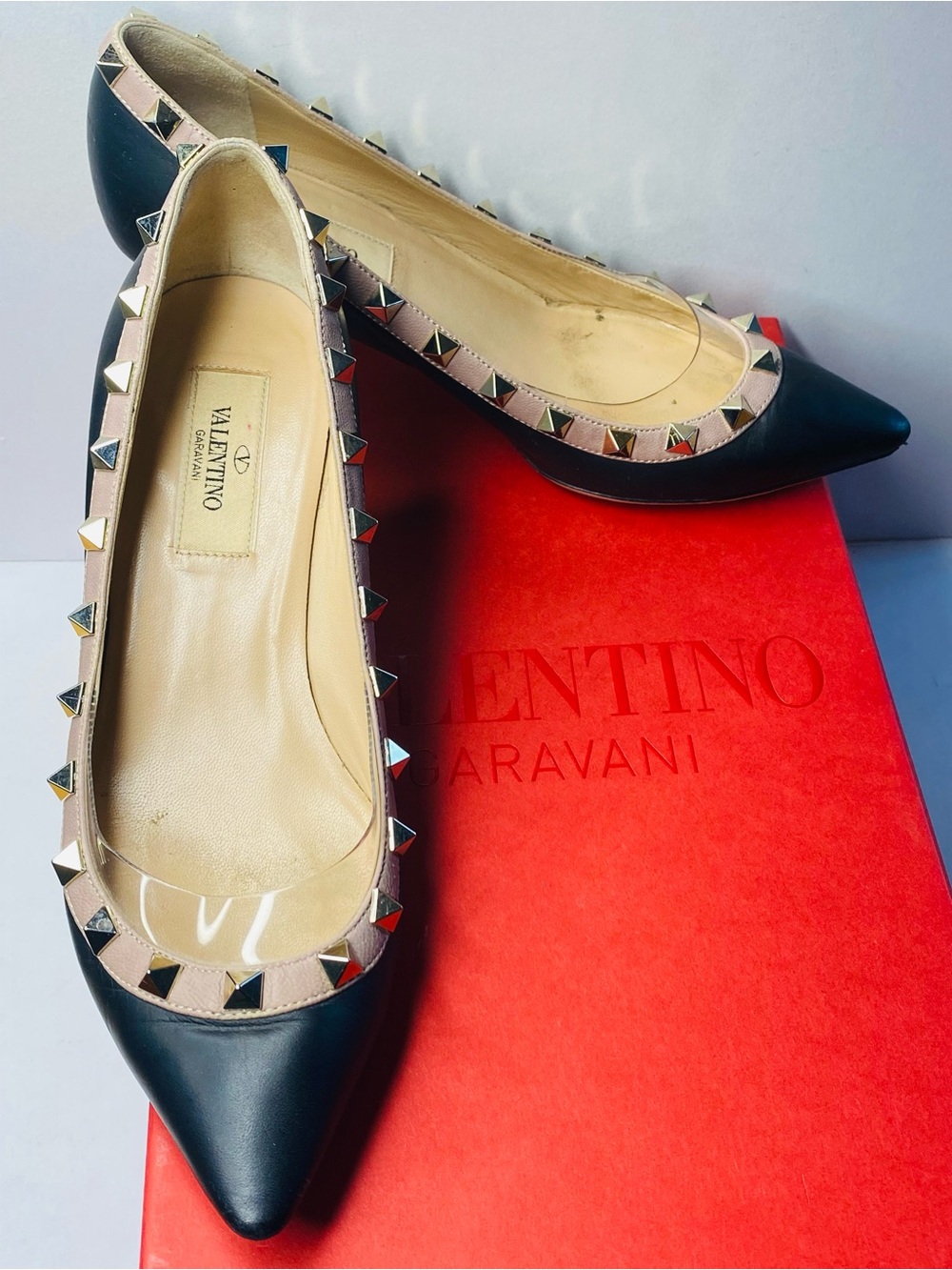 🛍️Valentino Garavani Authentic Rockstud Kitten Heel Pumps - EU 35